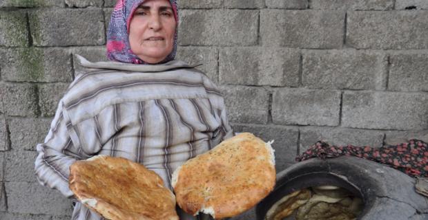 Tandır Ekmeği Geleneği Devam Ediyor