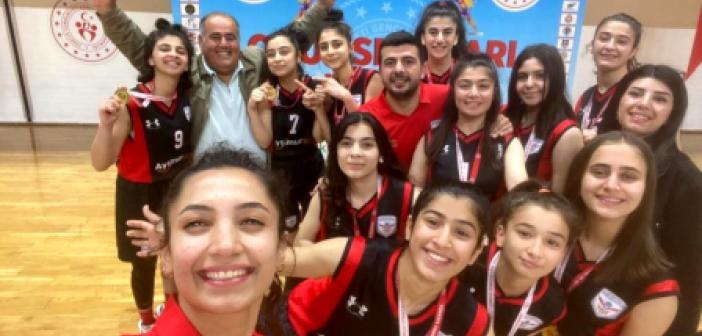 Nusaybinli basketbolcular Türkiye finallerine kaldı