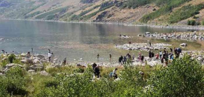 ‘Mükemmeliyet ödüllü’ Nemrut Kalderası ziyaretçi akınına uğruyor