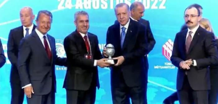 Kösen,  Cumhurbaşkanı Erdoğan'dan aldığı ödülü Mardinlilere ithaf etti