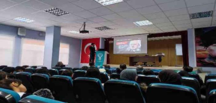 Adilcevaz’da “Anadolu Mektebi Yazar Okumaları” yeniden başladı