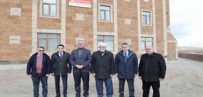 Vali Çağatay, Şehit Öztürk’ün vasiyeti olan cami ve külliye inşaatında incelemelerde bulundu