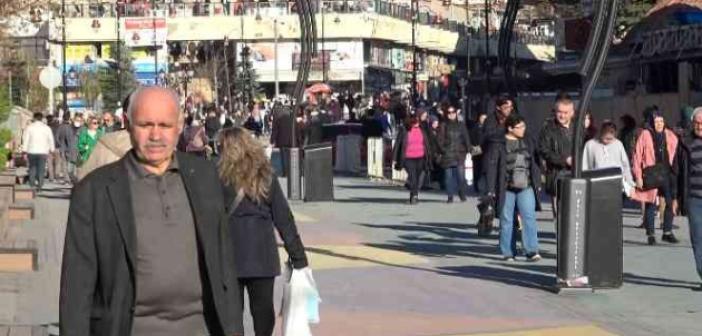 Bolu’da vatandaşlar güneşli havanın tadını çıkardı