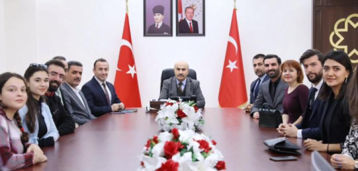 Vali Demirtaş, Türkiye Birincisi Olan Gençleri Kabul Etti