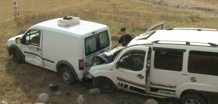 Ehliyetsiz çocuk sürücü polisin dur ihtarına uymadı, kaçarken çayırlık alana uçtu