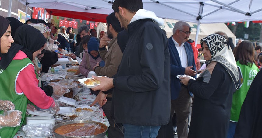 Bitlis'te Gazze yararına kermes ve fotoğraf sergisi