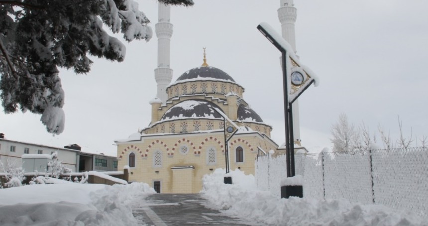 Bitlis kara gömüldü, 266 köy yolu ulaşıma kapandı