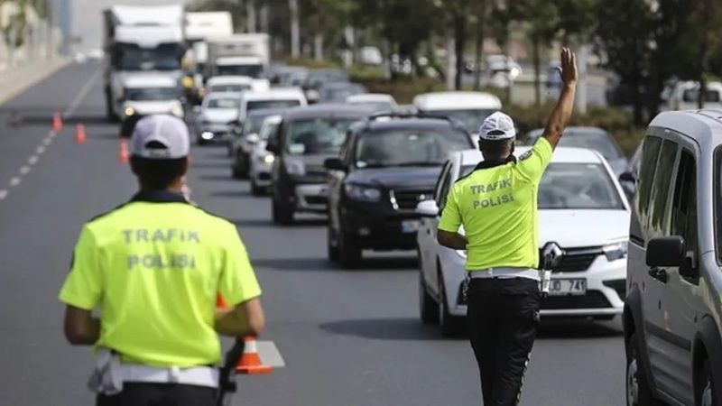 Sürücülere yeni düzenleme getirildi '1 yıl süre verildi'