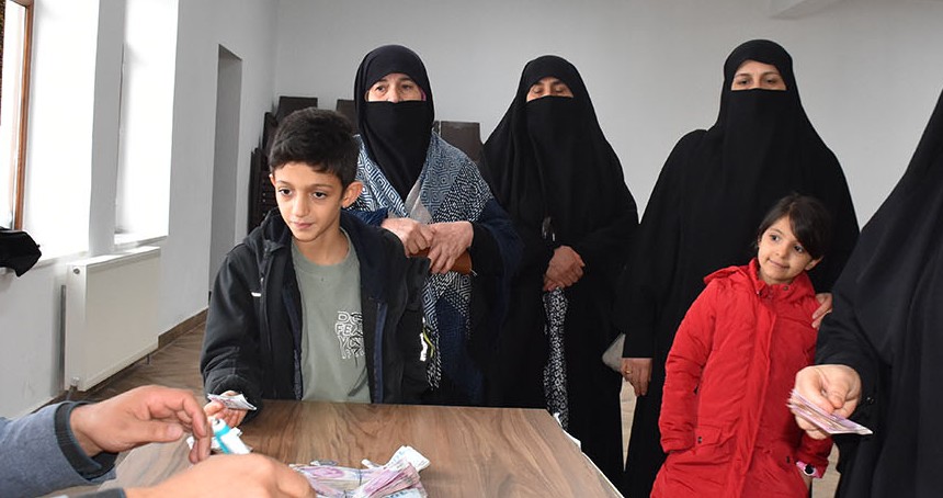 HÜDA PAR Bitlis İl Kadın Kolları'ndan Gazze'ye anlamlı yardım