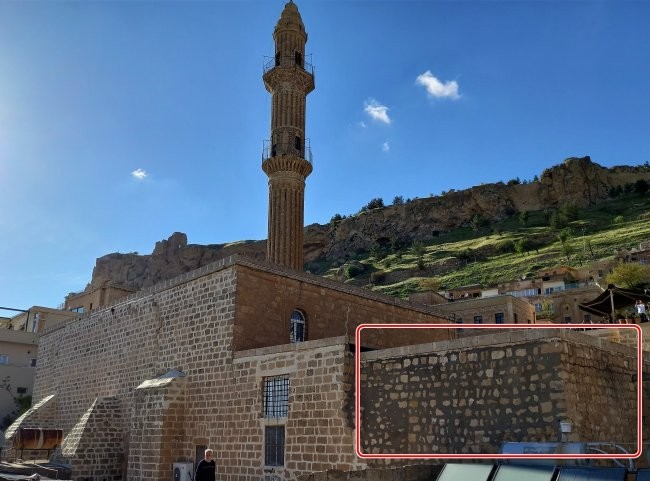 98 Yıldır Kabrine Duvar Örülen Artuklu Meliki Nâsırüddin Artuk Arslan