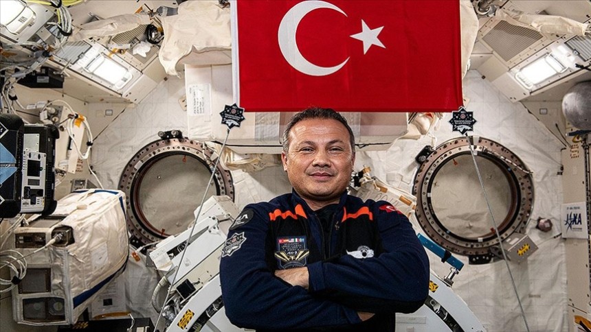 Astronot Gezeravcı, yer çekimsiz ortamın bağışıklık sistemine etkisini araştırıyor