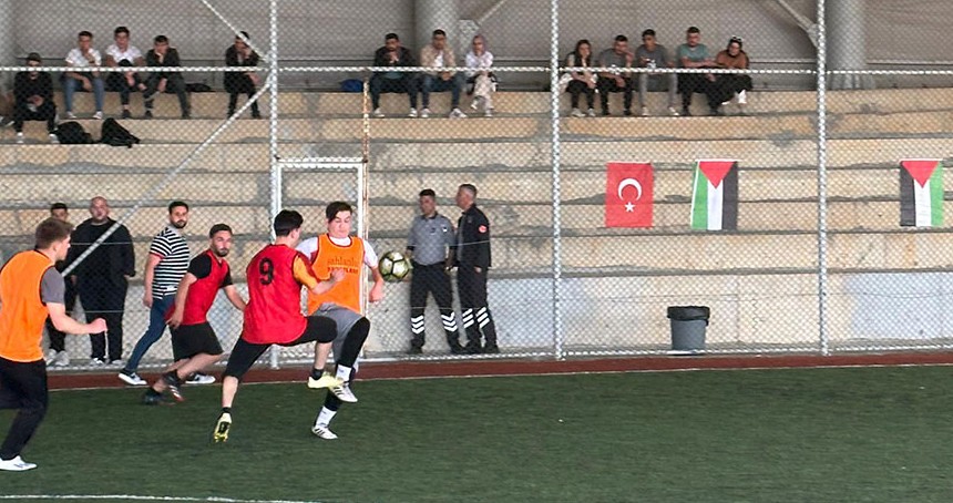 Uşak Üniversitesi öğrencilerinden Gazze için dayanışma örneği