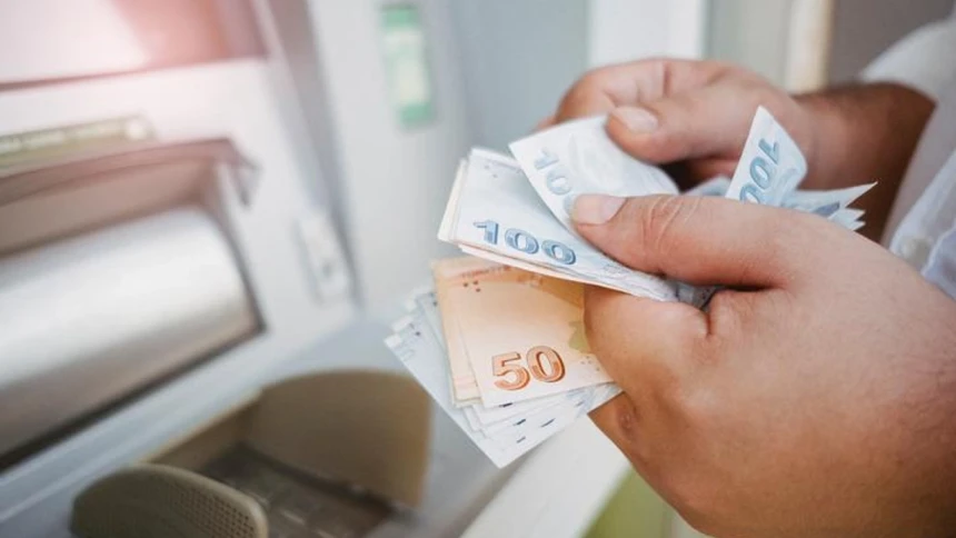 Bayramda ATM'lerde para kalmadı! Vatandaş isyan etti: '500'lük banknot çıksın...'