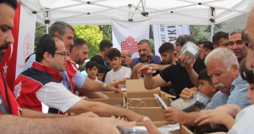 Mardin’de Muharrem ayı nedeniyle 3 bin kase aşure dağıtıldı