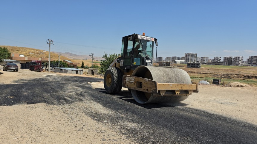 Kızıltepe'de yol onarım çalışmaları sürüyor