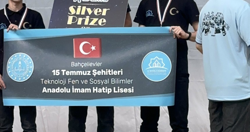 İmam hatipliler robot yarışmasında dünya şampiyonu oldular