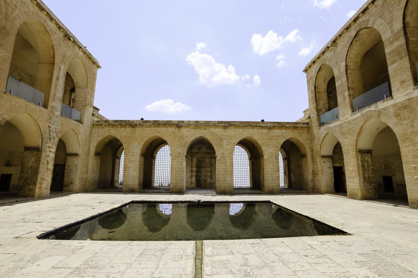 What are the famous madrasas in Mardin? How can you visit these madrasas?