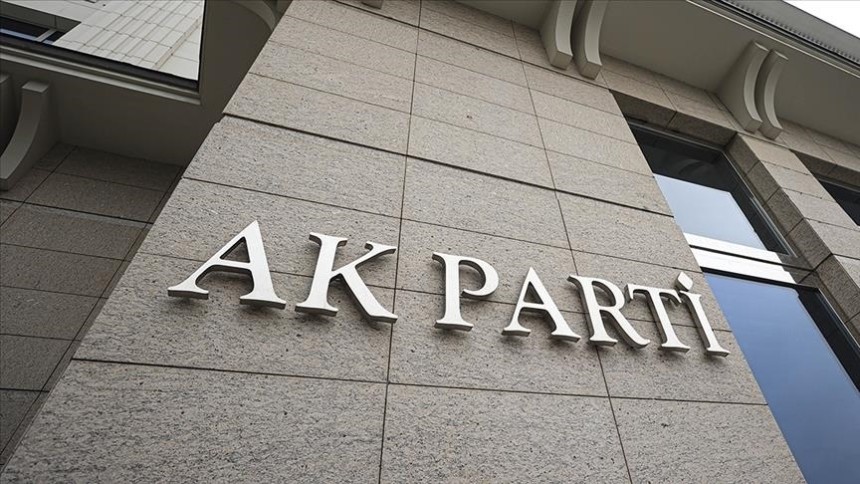 AK Partili isim açıkladı! O tarihte partiye yeni isimler geliyor