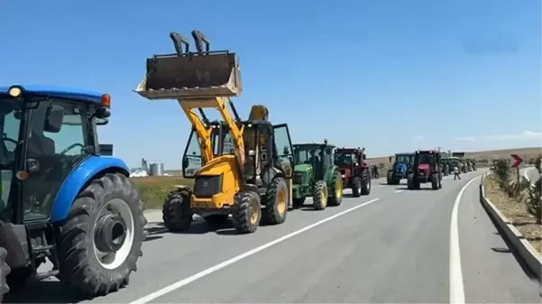 Çiftçiler traktörlerle kornalı eylem düzenledi.