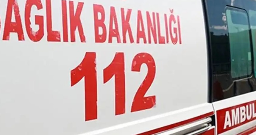 Polisleri taşıyan midibüs şarampole devrildi: 14 yaralı