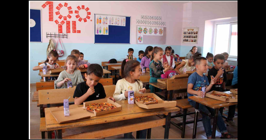 65 öğrenci ilk defa pizza tattı