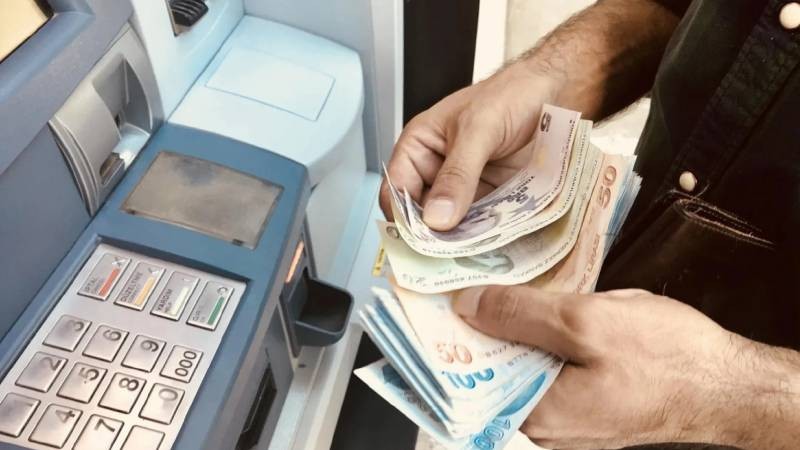 ATM'lerde yeni dönem! Para çekme sistemi değişiyor