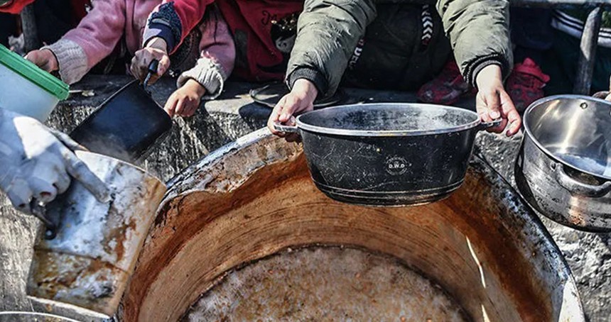 Gazze'nin kuzeyinde Filistinli siviller açlıktan ölüyor