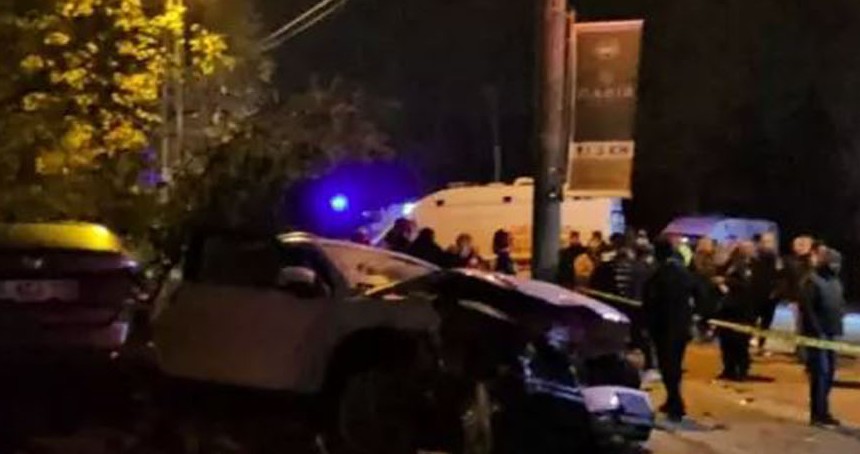 Ambulansın da karıştığı kazada bir kişi hayatını kaybetti 3 kişi yaralandı