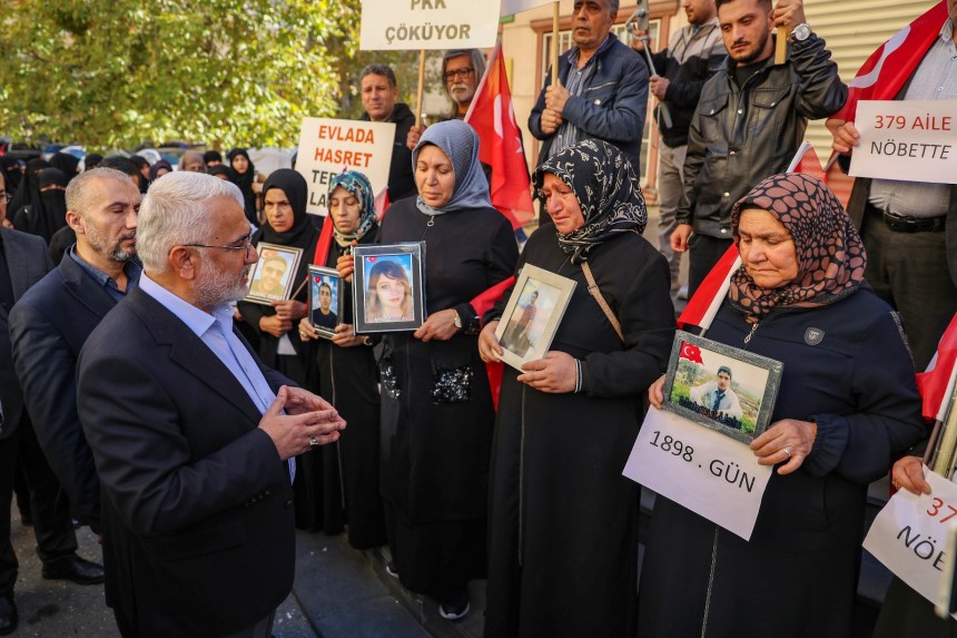 HÜDA PAR Genel Başkanı Zekeriya Yapıcıoğlu, Diyarbakır annelerini ziyaret etti