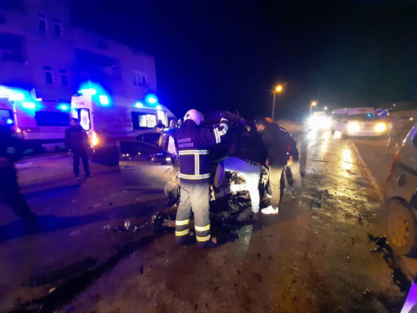 Mardin'de zincirleme trafik kazası; Yaralılar var