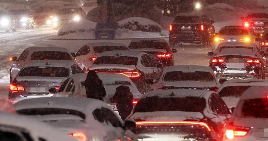 Erzurum'da kar yağışı etkili oldu