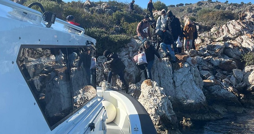 Muğla açıklarında 39 düzensiz göçmen yakalandı