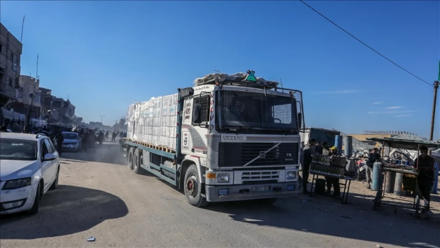 Ateşkesten bu yana Gazze'ye 2 bin 857 yardım tırı girdi