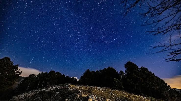 Gökyüzünde tarihi gece yaşandı: 6 gezegen çıplak gözle izlendi