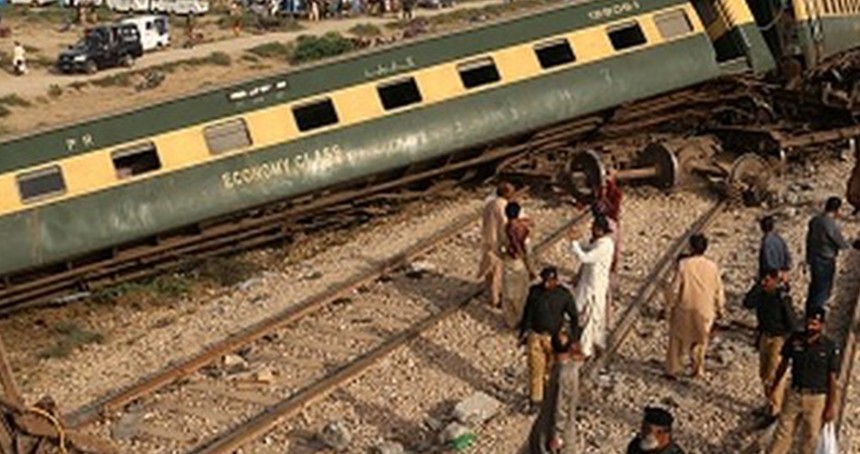 Pakistan'da tren kazası