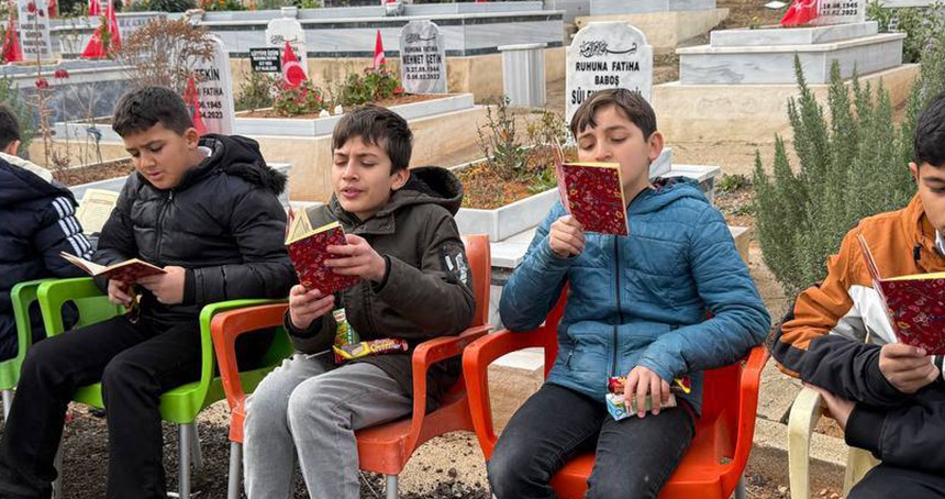 Depremde hayatını kaybedenler unutulmadı