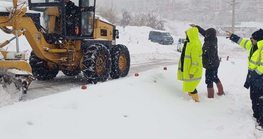 Adıyaman'da kar nedeniyle 148 köy yolu kapalı