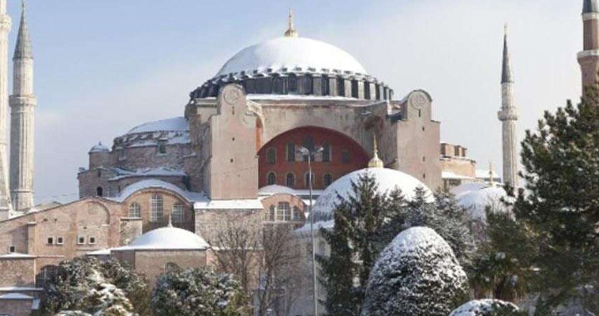 İstanbul’da eğitime kar engeli