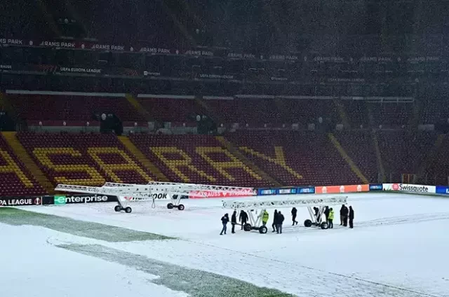 Galatasaray-Fenerbahçe Derbisi ertelenecek mi?