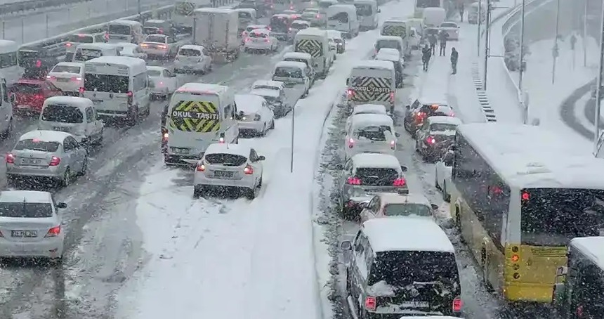 İstanbul'da yarın da okullar tatil edildi