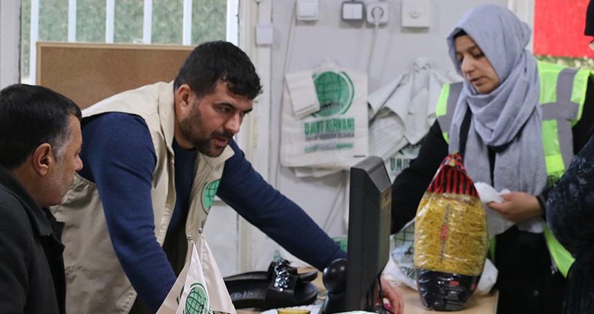 Umut Kervanı Ramazan ayı öncesi ihtiyaç sahiplerinin yüzünü güldürdü