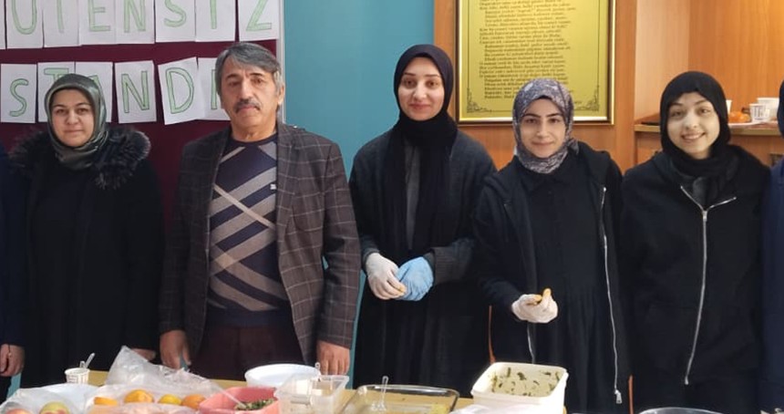 İmam Hatip öğrencilerinden Gazze yararına kermes