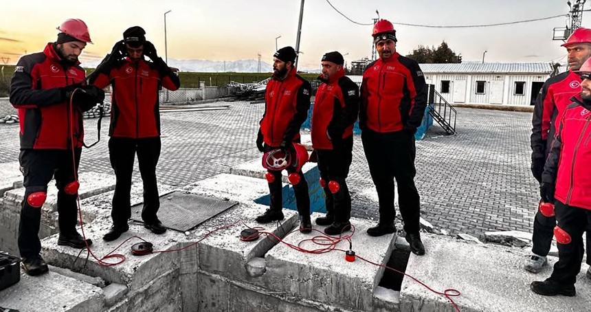 Umut Kervanı Adıyaman'da da arama kurtarma ekibi kurdu