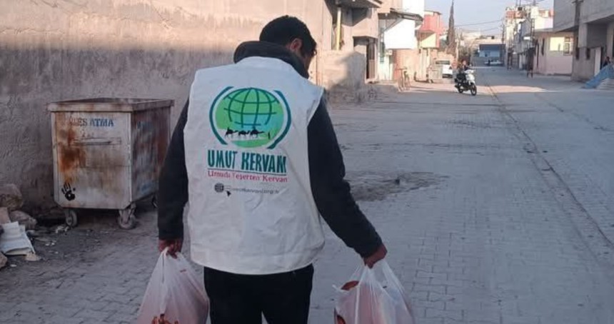 Akçakale Umut Kervanı'ndan ihtiyaç sahibi ailelere ekmek dağıtımı